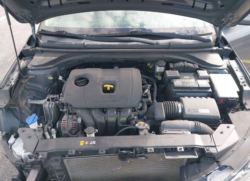 Photo 10 of 2019 Hyundai Elantra SE (VIN 5NPD74LF3KH487138)