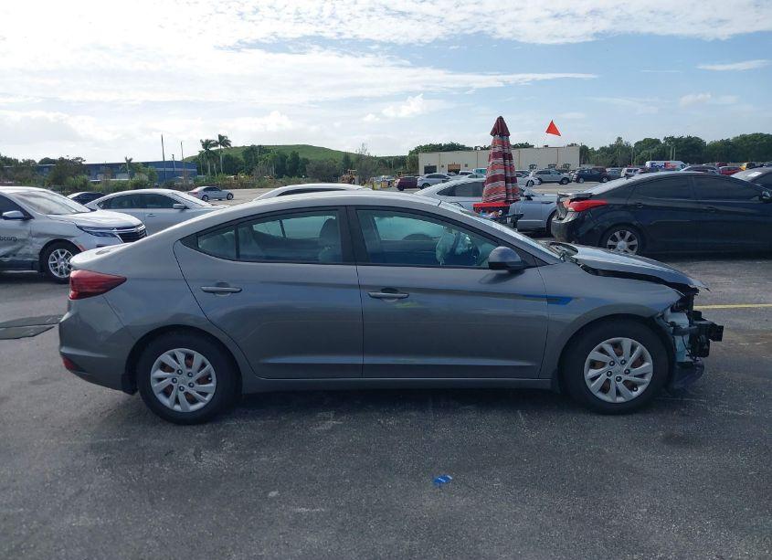 Photo 14 of 2019 Hyundai Elantra SE (VIN 5NPD74LF3KH487138)