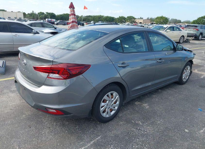 Photo 4 of 2019 Hyundai Elantra SE (VIN 5NPD74LF3KH487138)