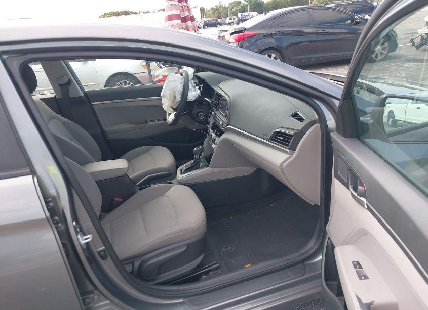Photo 5 of 2019 Hyundai Elantra SE (VIN 5NPD74LF3KH487138)