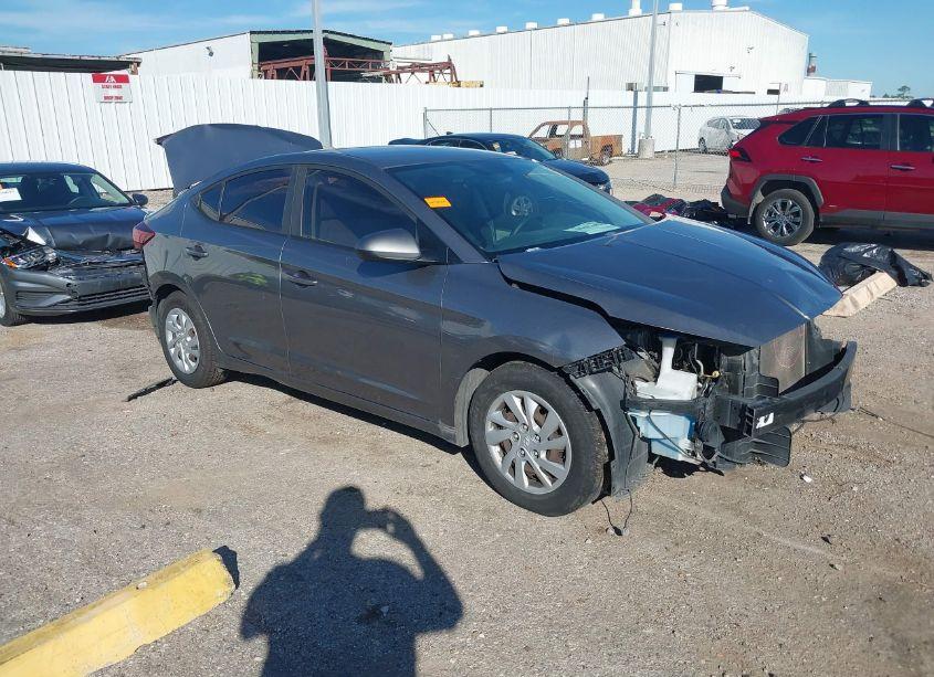 2019 Hyundai Elantra SE (VIN 5NPD74LF3KH493957) main photo