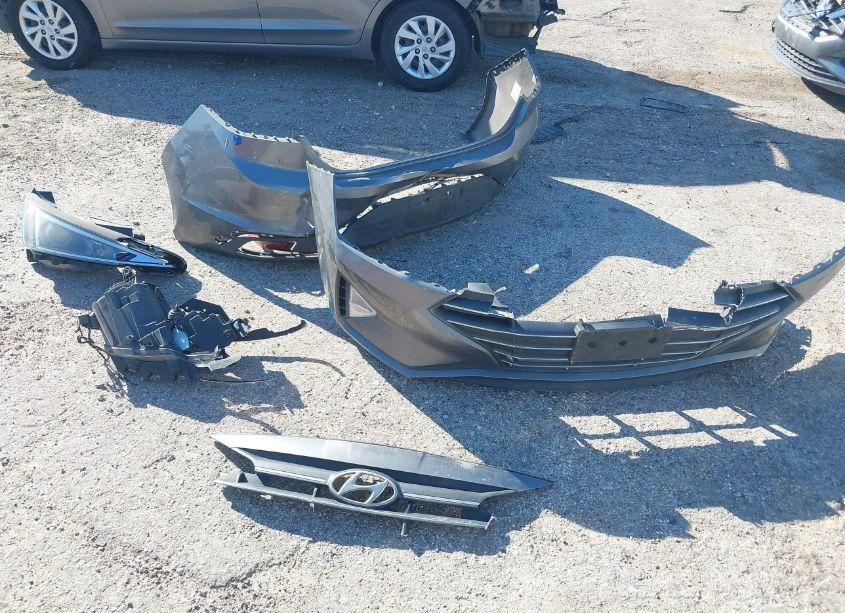 Photo 12 of 2019 Hyundai Elantra SE (VIN 5NPD74LF3KH493957)