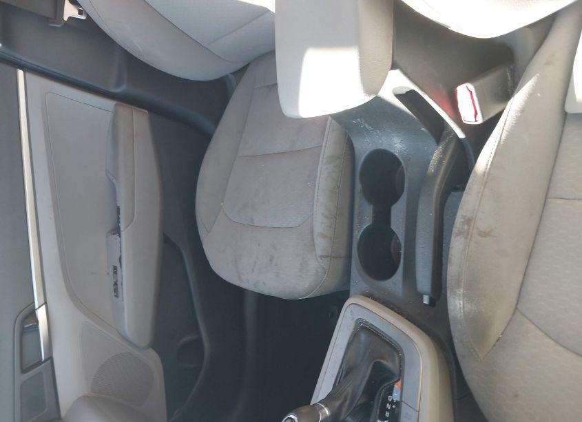 Photo 14 of 2019 Hyundai Elantra SE (VIN 5NPD74LF3KH493957)