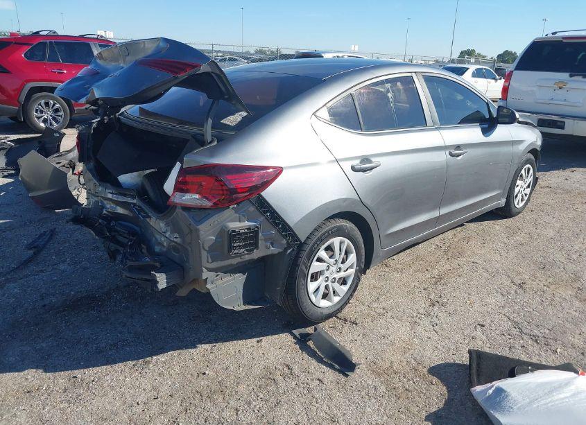 Photo 4 of 2019 Hyundai Elantra SE (VIN 5NPD74LF3KH493957)