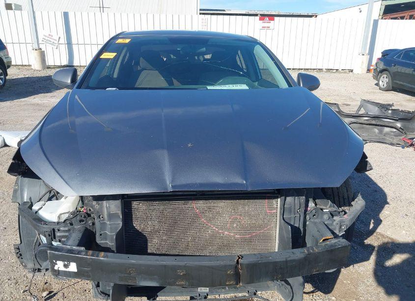 Photo 6 of 2019 Hyundai Elantra SE (VIN 5NPD74LF3KH493957)