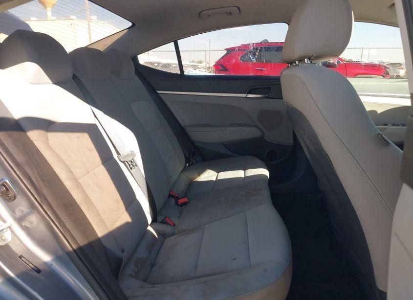 Photo 8 of 2019 Hyundai Elantra SE (VIN 5NPD74LF3KH493957)
