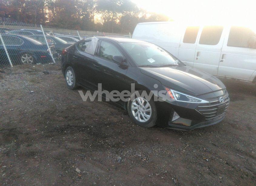 2020 Hyundai Elantra SE (VIN 5NPD74LF3LH520222) main photo