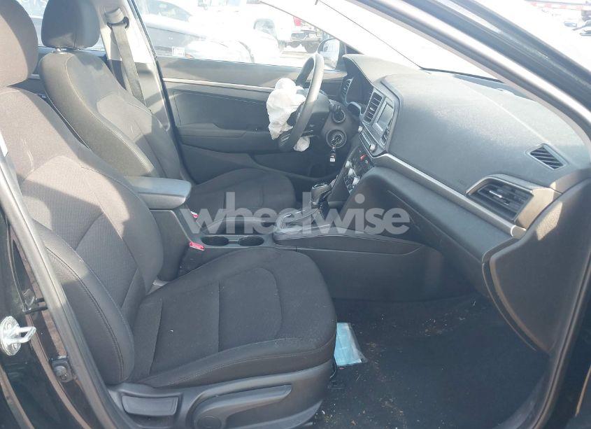 Photo 5 of 2020 Hyundai Elantra SE (VIN 5NPD74LF3LH526571)
