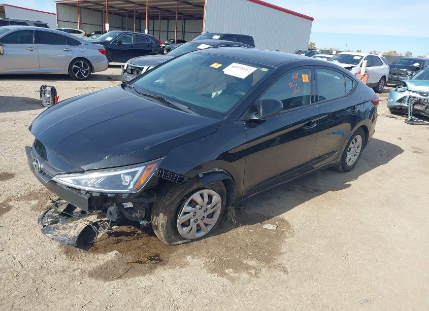 Photo 2 of 2020 Hyundai Elantra SE (VIN 5NPD74LF3LH586933)