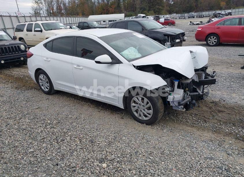 2020 Hyundai Elantra SE (VIN 5NPD74LF3LH588715) main photo
