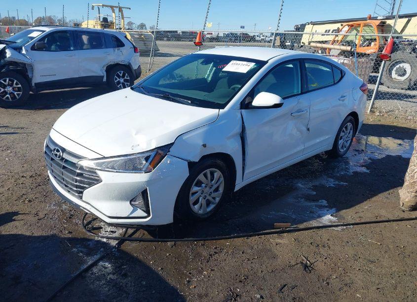 Photo 2 of 2020 Hyundai Elantra SE (VIN 5NPD74LF3LH610678)