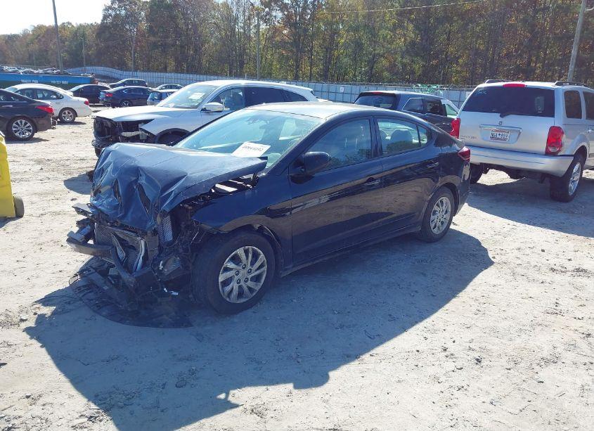 Photo 2 of 2020 Hyundai Elantra SE (VIN 5NPD74LF3LH620062)