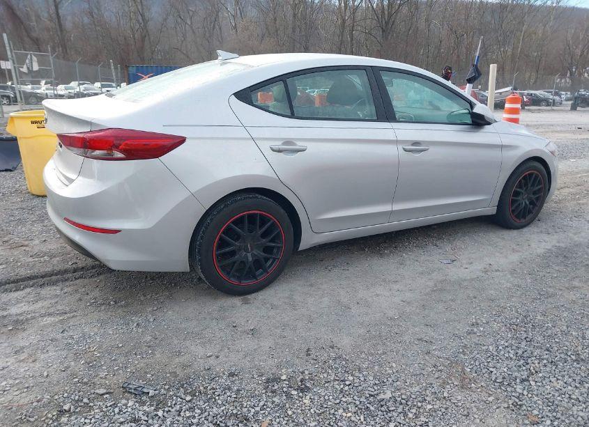 Photo 4 of 2017 Hyundai Elantra SE (VIN 5NPD74LF4HH057191)