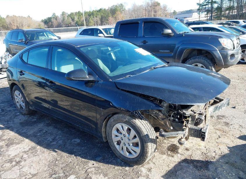 2017 Hyundai Elantra SE (VIN 5NPD74LF4HH061208) main photo