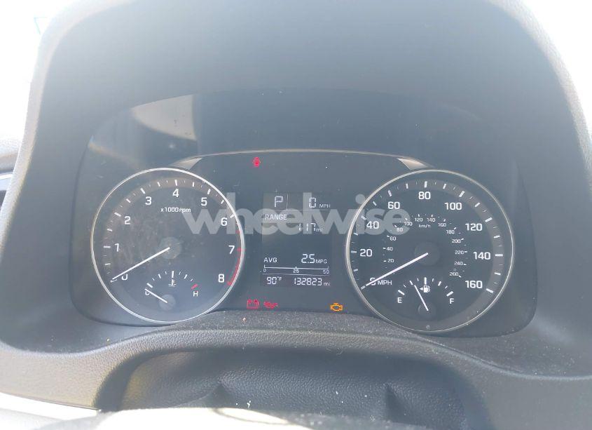 Photo 7 of 2017 Hyundai Elantra SE (VIN 5NPD74LF4HH102789)