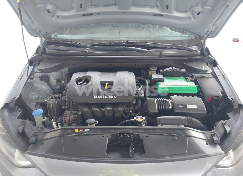 Photo 10 of 2017 Hyundai Elantra SE (VIN 5NPD74LF4HH103120)