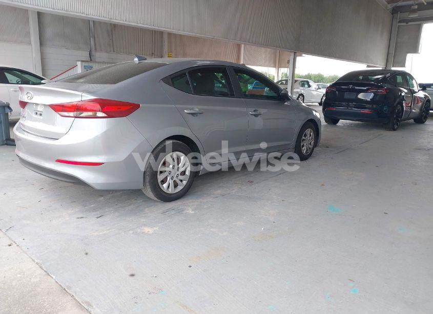 Photo 4 of 2017 Hyundai Elantra SE (VIN 5NPD74LF4HH103120)