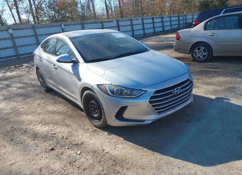 2017 Hyundai Elantra SE (VIN 5NPD74LF4HH127157) main photo