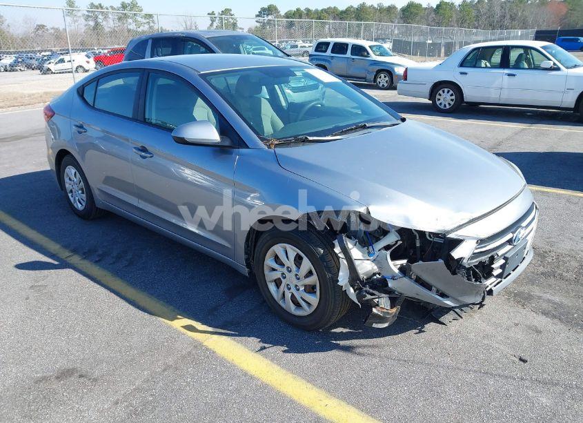 2017 Hyundai Elantra SE (VIN 5NPD74LF4HH139566) main photo