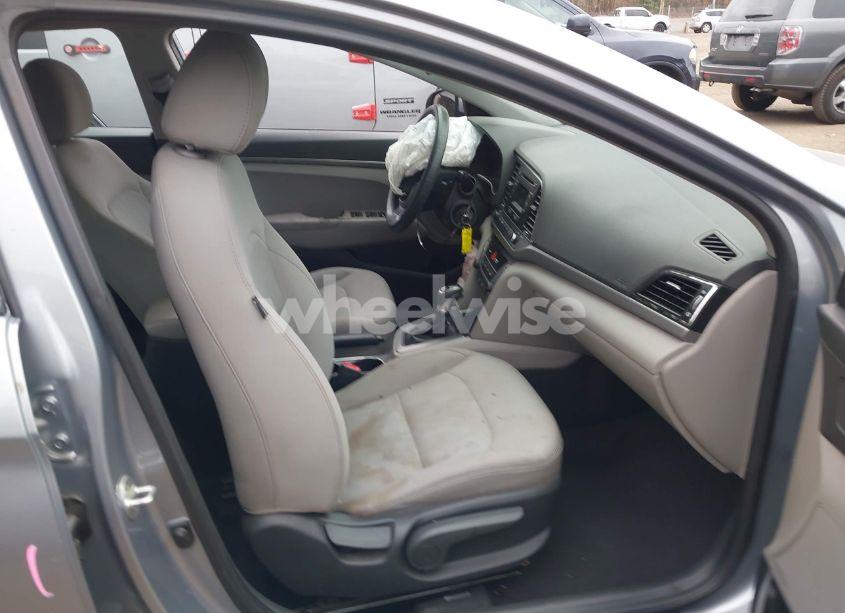 Photo 5 of 2017 Hyundai Elantra SE (VIN 5NPD74LF4HH166797)