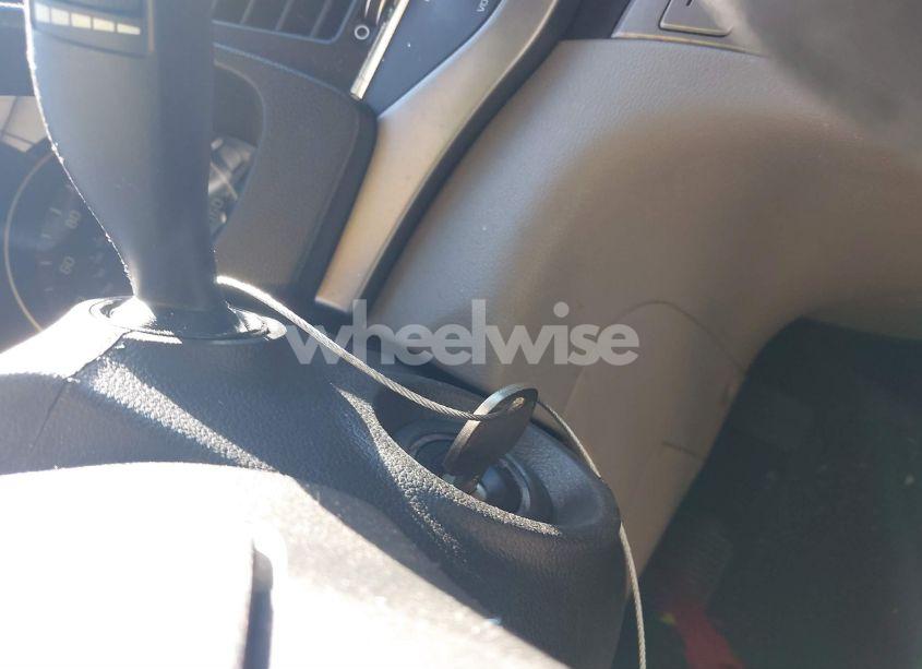 Photo 11 of 2017 Hyundai Elantra SE (VIN 5NPD74LF4HH192252)