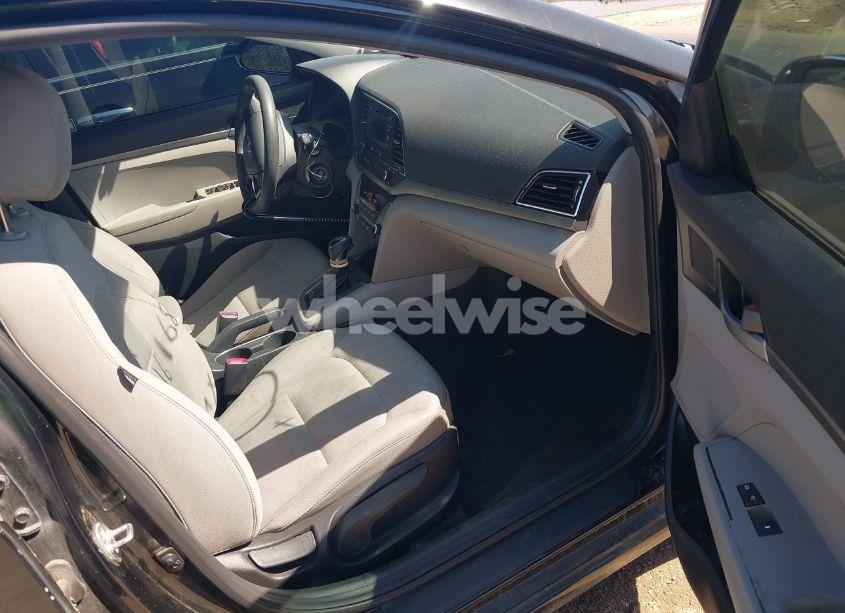 Photo 5 of 2017 Hyundai Elantra SE (VIN 5NPD74LF4HH192252)