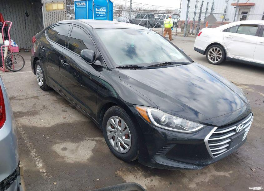 2017 Hyundai Elantra SE (VIN 5NPD74LF4HH209678) main photo