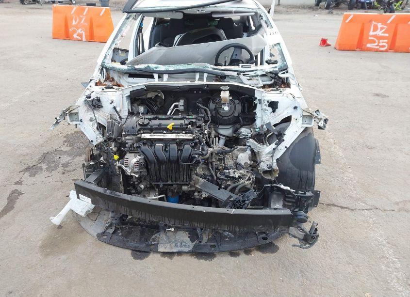 Photo 12 of 2018 Hyundai Elantra SE (VIN 5NPD74LF4JH327428)