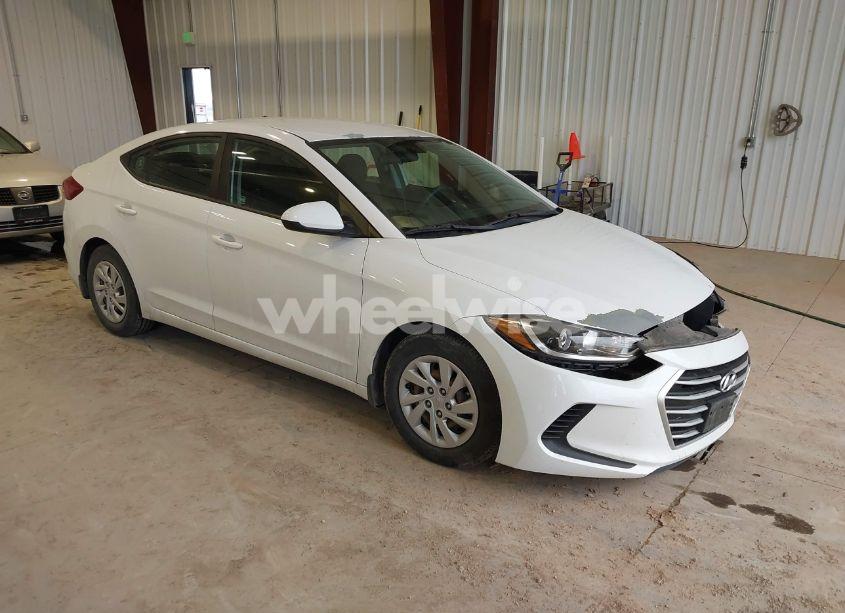 2018 Hyundai Elantra SE (VIN 5NPD74LF4JH328935) main photo