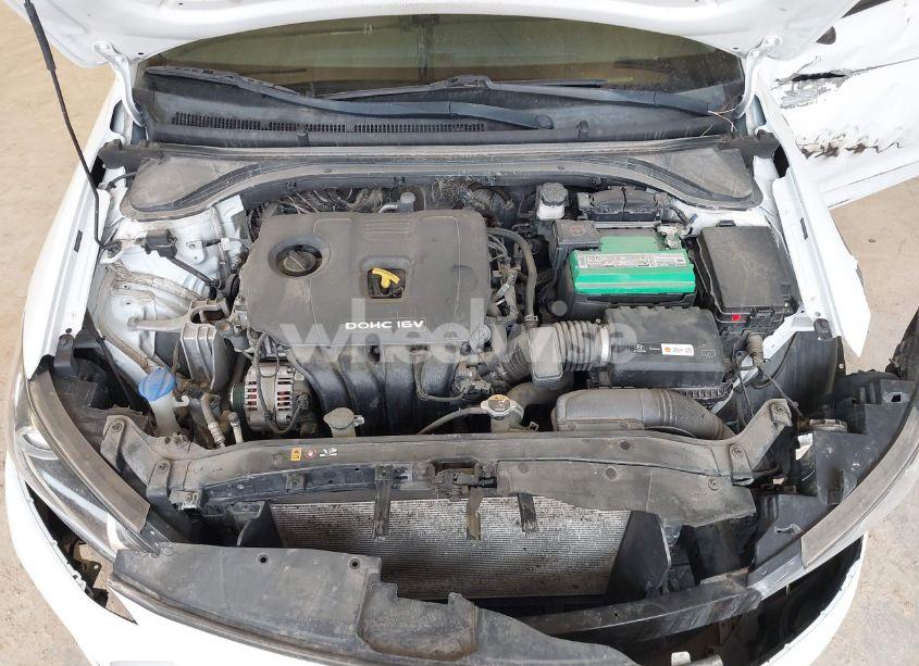 Photo 10 of 2018 Hyundai Elantra SE (VIN 5NPD74LF4JH328935)