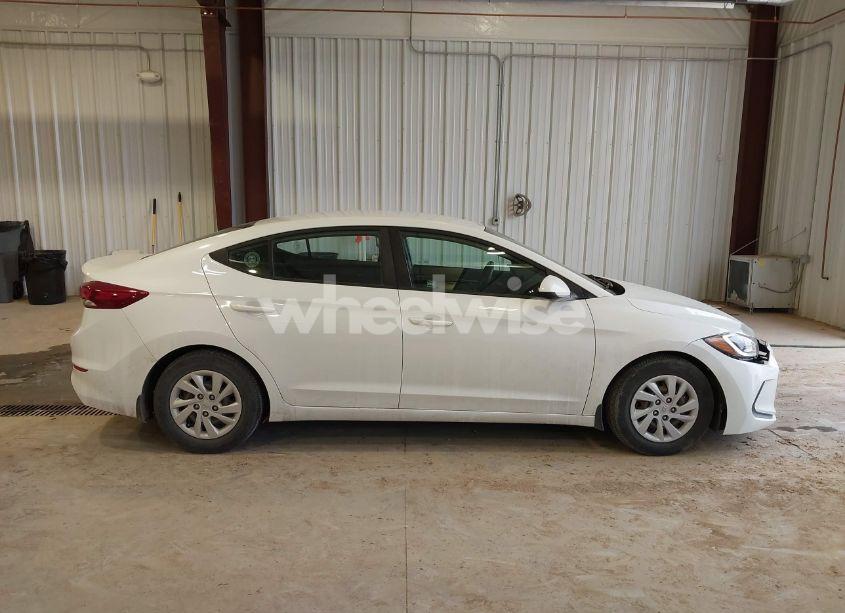 Photo 14 of 2018 Hyundai Elantra SE (VIN 5NPD74LF4JH328935)