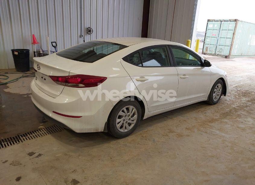 Photo 4 of 2018 Hyundai Elantra SE (VIN 5NPD74LF4JH328935)