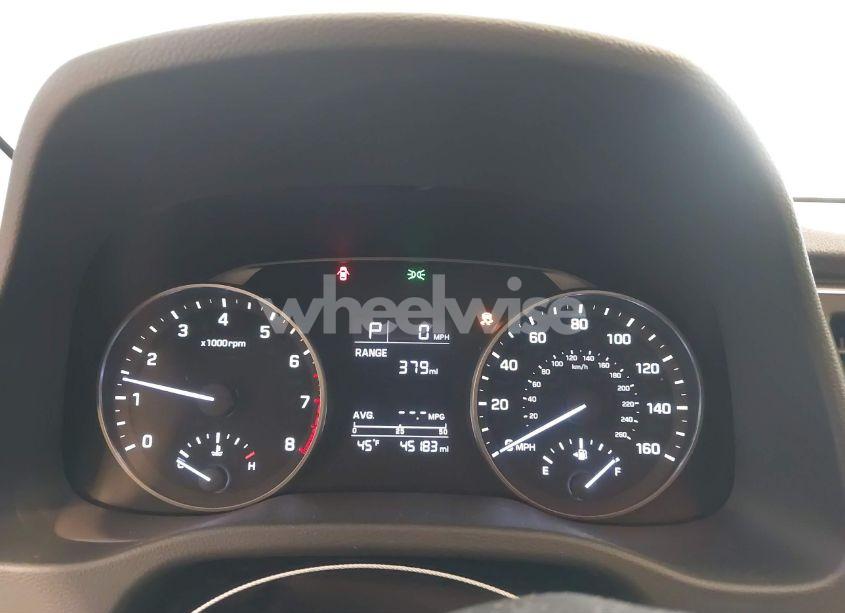 Photo 7 of 2018 Hyundai Elantra SE (VIN 5NPD74LF4JH328935)