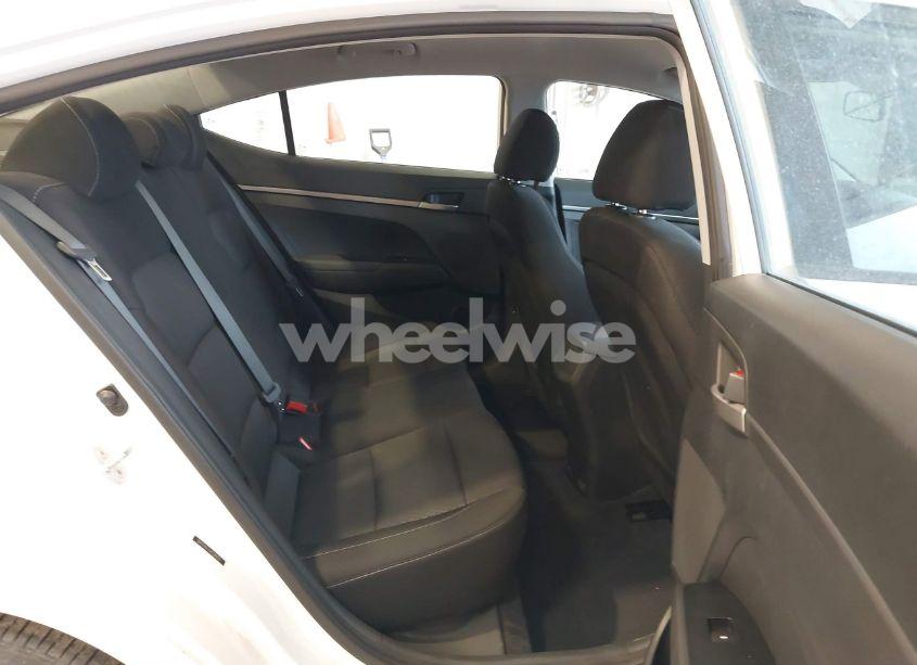 Photo 8 of 2018 Hyundai Elantra SE (VIN 5NPD74LF4JH328935)