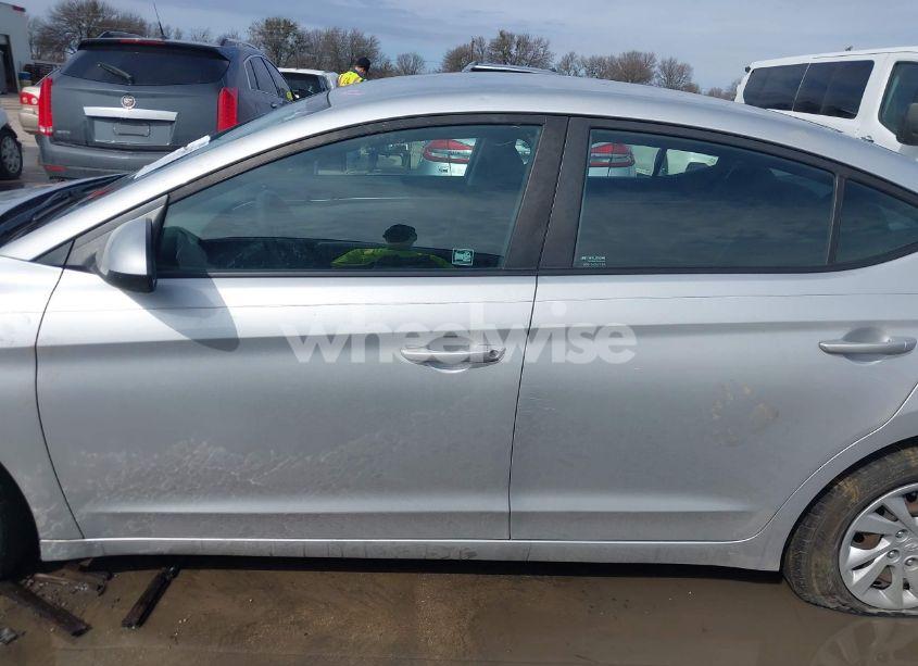 Photo 14 of 2018 Hyundai Elantra SE (VIN 5NPD74LF4JH331401)