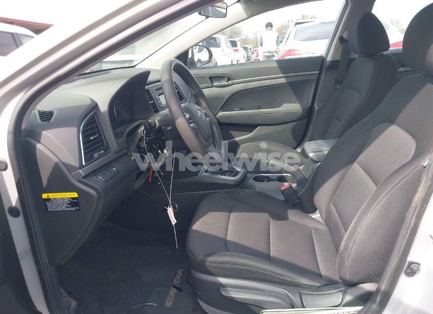 Photo 18 of 2018 Hyundai Elantra SE (VIN 5NPD74LF4JH331401)