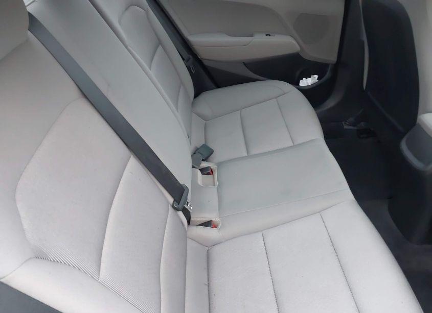 Photo 8 of 2018 Hyundai Elantra SE (VIN 5NPD74LF4JH351373)