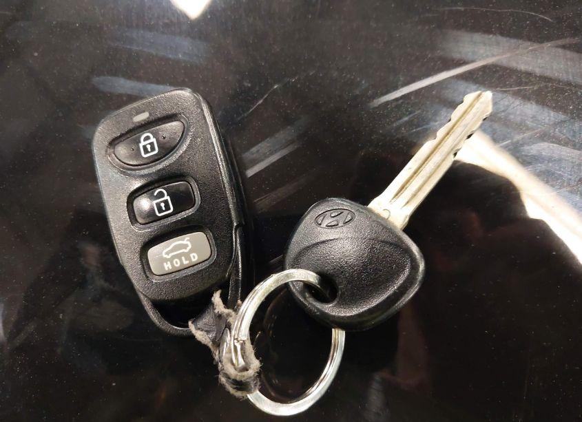 Photo 11 of 2018 Hyundai Elantra SE (VIN 5NPD74LF4JH355908)