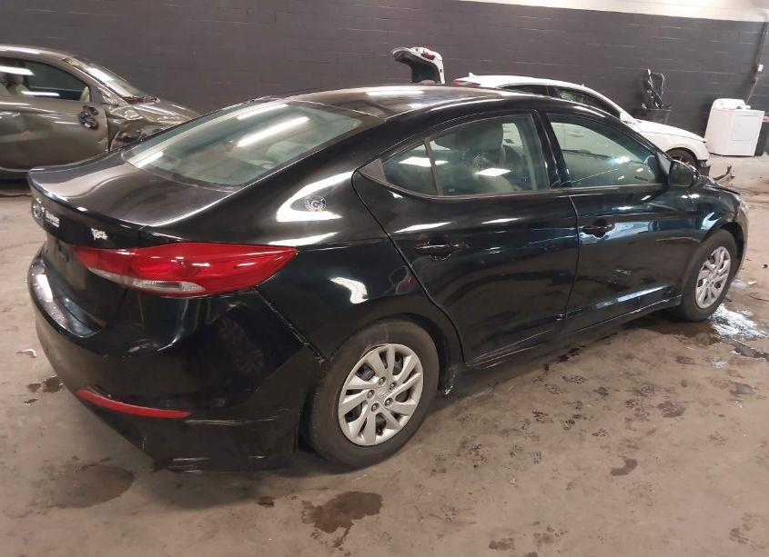 Photo 4 of 2018 Hyundai Elantra SE (VIN 5NPD74LF4JH355908)
