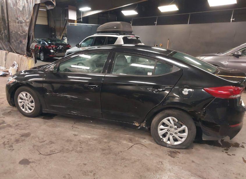 Photo 6 of 2018 Hyundai Elantra SE (VIN 5NPD74LF4JH355908)