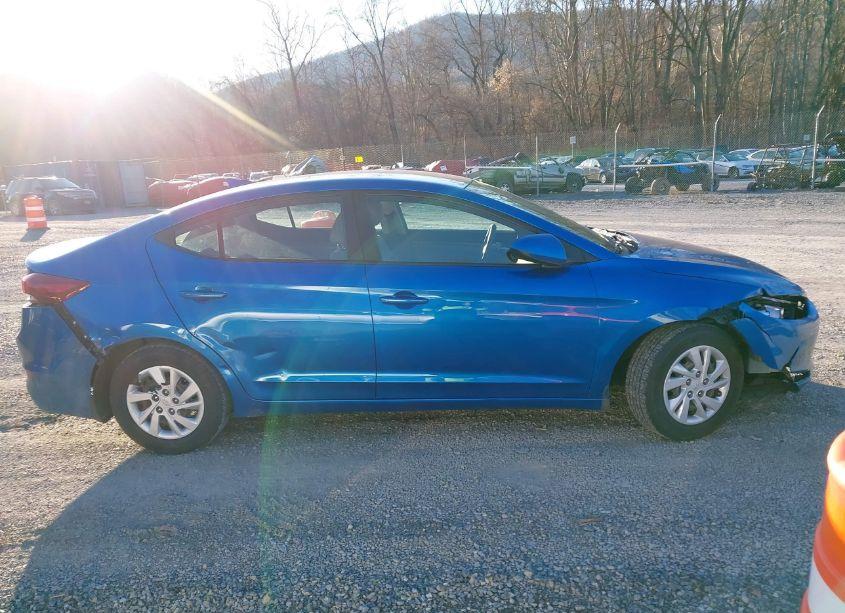 Photo 13 of 2018 Hyundai Elantra SE (VIN 5NPD74LF4JH373759)