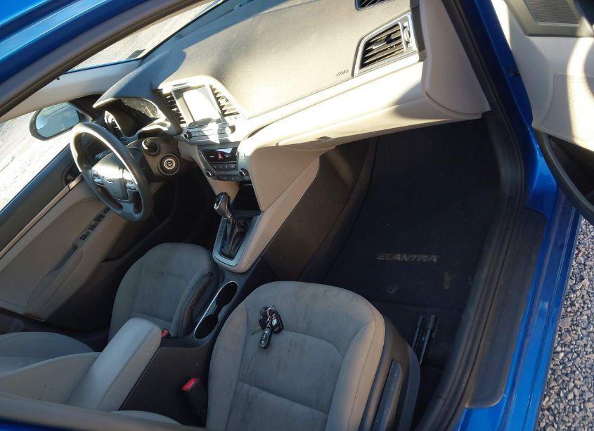 Photo 5 of 2018 Hyundai Elantra SE (VIN 5NPD74LF4JH373759)