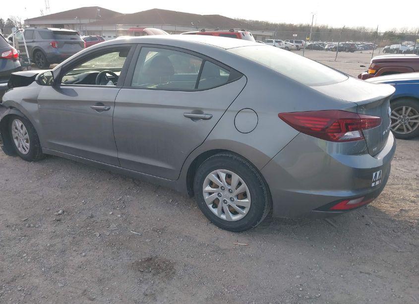 Photo 3 of 2019 Hyundai Elantra SE (VIN 5NPD74LF4KH398873)