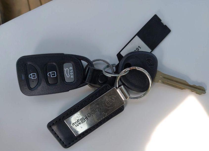 Photo 11 of 2019 Hyundai Elantra SE (VIN 5NPD74LF4KH447361)