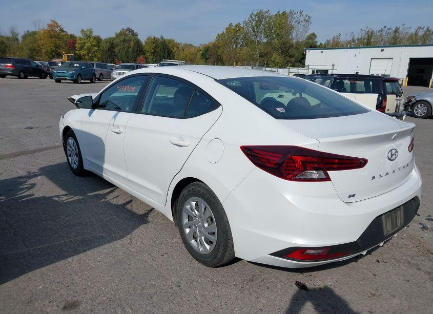 Photo 3 of 2019 Hyundai Elantra SE (VIN 5NPD74LF4KH447361)