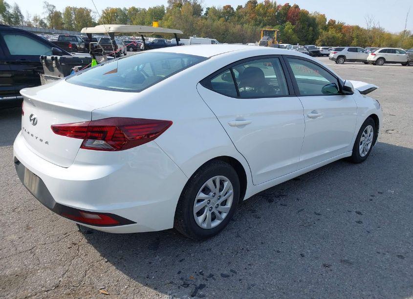 Photo 4 of 2019 Hyundai Elantra SE (VIN 5NPD74LF4KH447361)