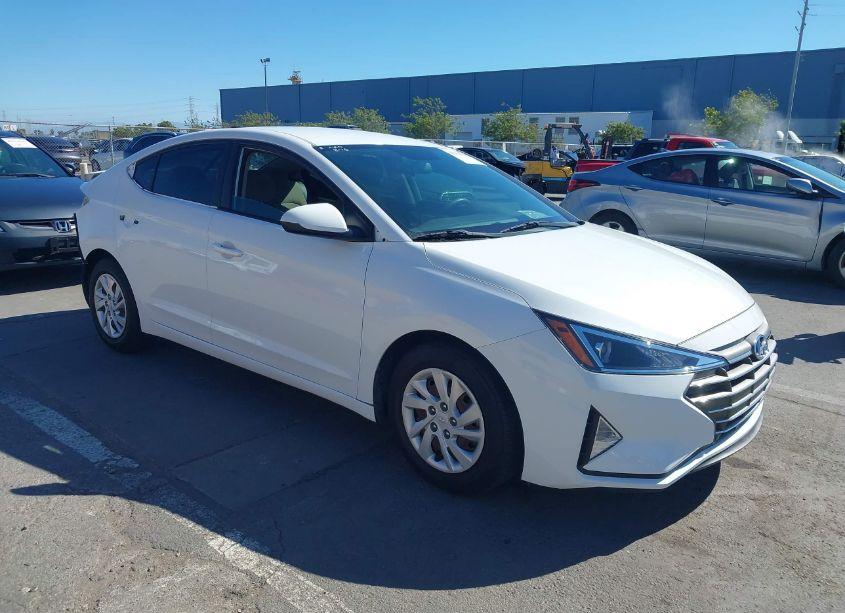2019 Hyundai Elantra SE (VIN 5NPD74LF4KH452849) main photo