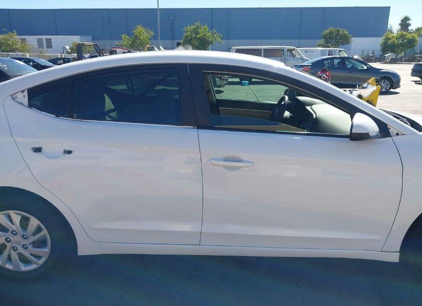 Photo 14 of 2019 Hyundai Elantra SE (VIN 5NPD74LF4KH452849)