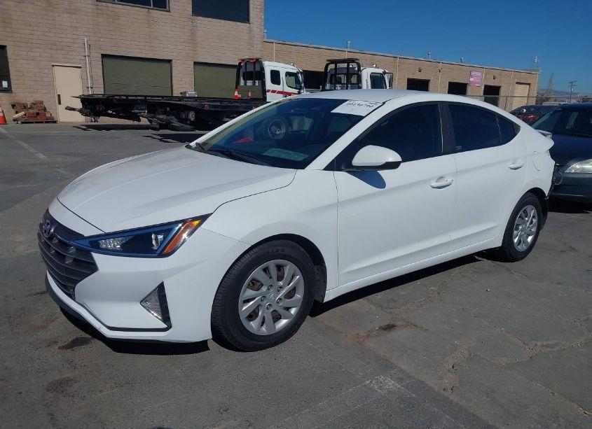 Photo 2 of 2019 Hyundai Elantra SE (VIN 5NPD74LF4KH452849)