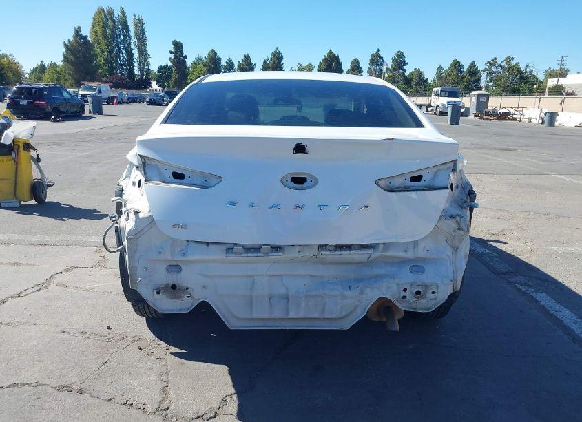 Photo 6 of 2019 Hyundai Elantra SE (VIN 5NPD74LF4KH452849)